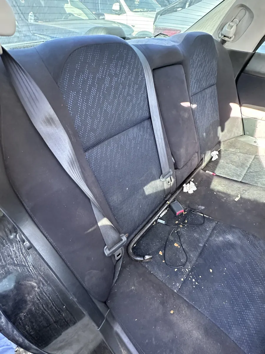 Pre-purchase inspection, rear bench and belts, Hemet area