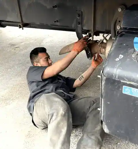 All PRO Mobile truck repair & Road service 24/7 in their service area
