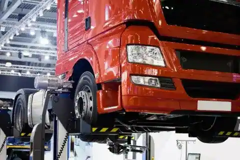 J&J DIESEL MECHANIC TOWING & BODY REPAIR LLC in Durham