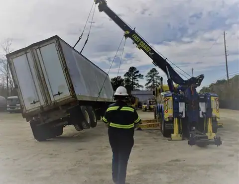 East Coast Towing - Mobile Heavy Truck & Diesel Road Service in Durham