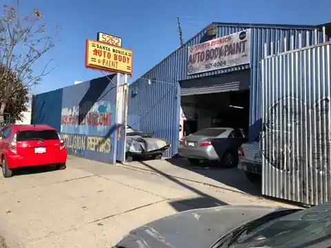 Santa Monica Auto Body in Los Angeles