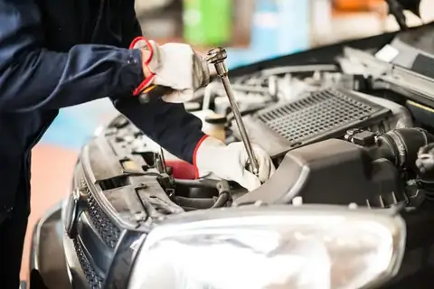 L & B Auto Repair in Brooklyn