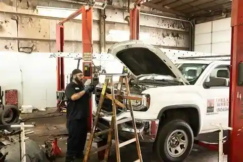Medley's Auto Truck Repair & Service in Louisville