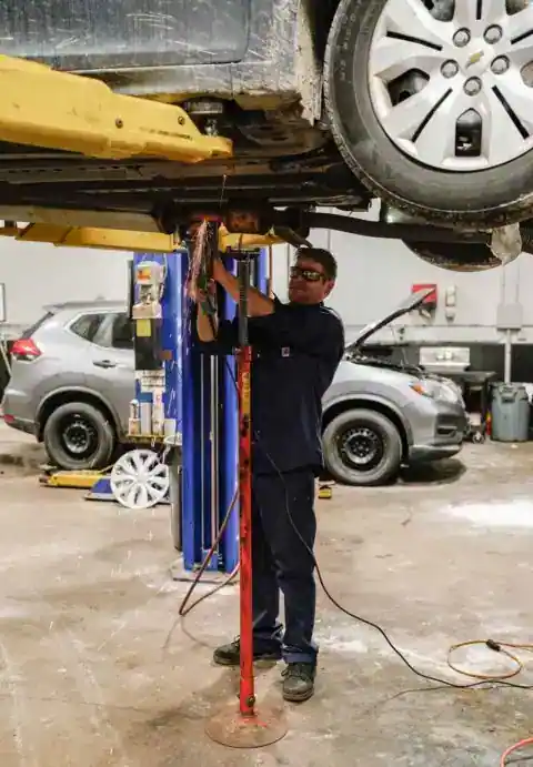 Jason's Auto Service in Hollis