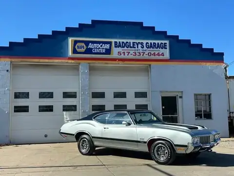 Badgley's Garage in Lansing
