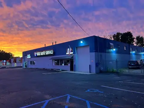 Holt Auto Service in Lansing