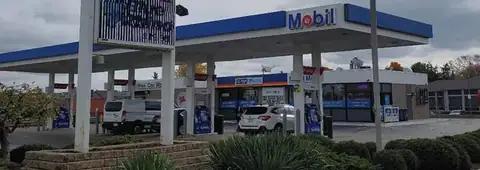 Lake Lansing Road Mobil Service in Lansing
