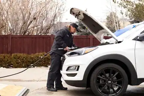 Curbside Mobile Oil in Orem