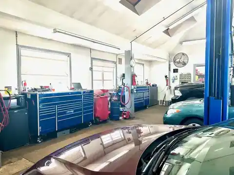 State Line Service & Tire Center in Woonsocket