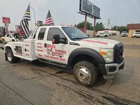 R & J's Towing & Recovery / Mobile Truck Repair in Minot