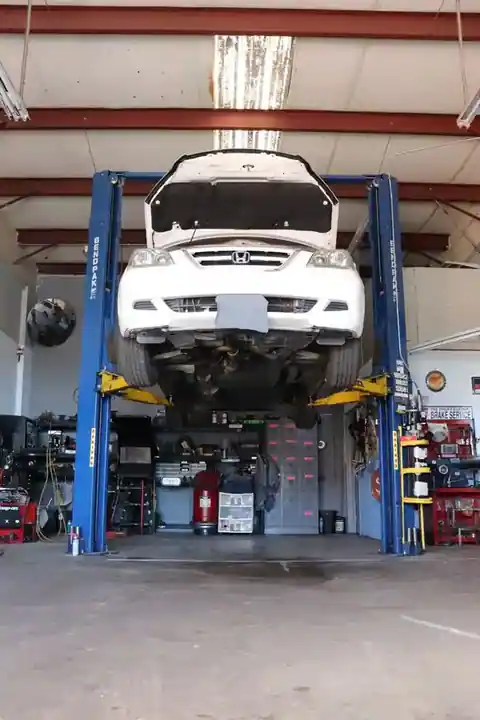 Manuel's Mechanic in Santa Maria