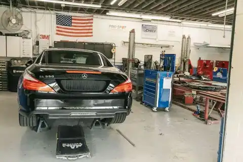 Symmons Body & Fender, Inc. in Danville