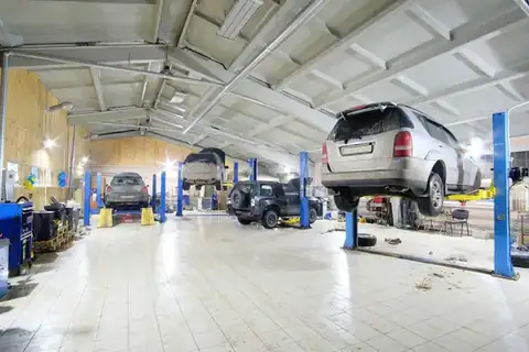 A-Z Auto Center in Brighton
