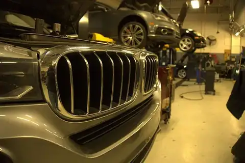 Auto repair in Farmington, MI
