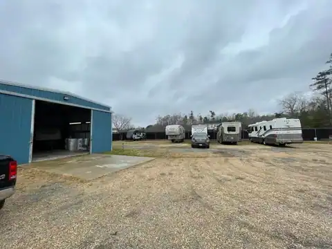 Avenue Mobile Services LLC in Avenue