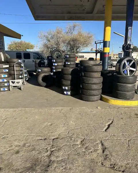 KINGS4 Tires in Adelanto