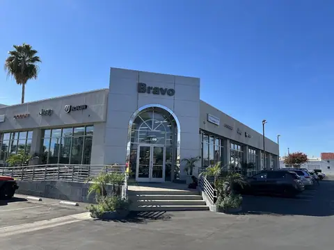Bravo Chrysler Dodge Jeep RAM of Alhambra near Alhambra