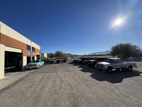 Hill’s Auto & Jeep in Apple Valley
