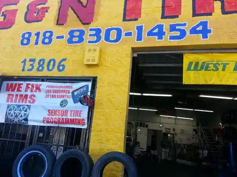 G & N Tires in Arleta
