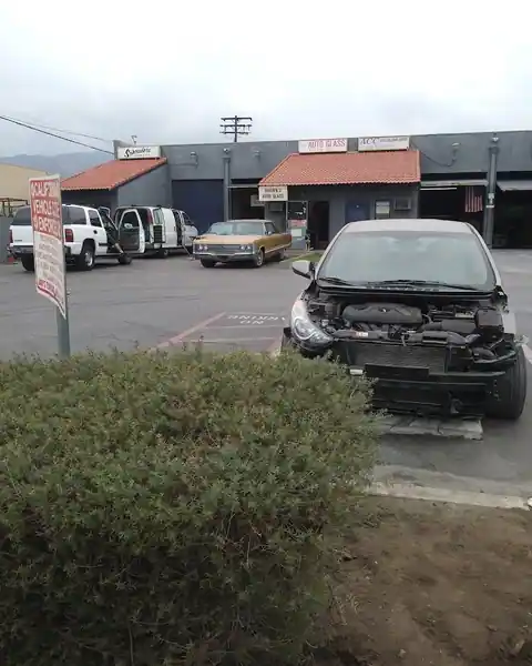 Brown's Mobile Auto Glass near Duarte