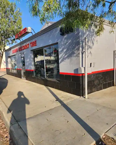 Julian's Discount Tires in Azusa
