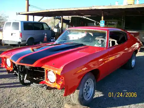 J's Auto Body Shop in Barstow