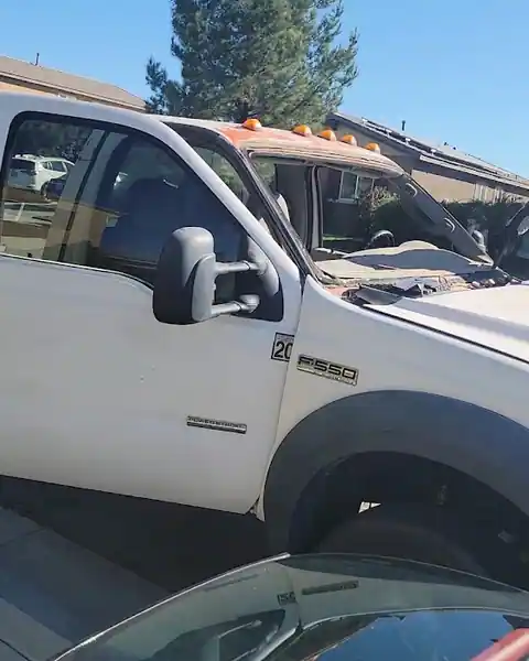 Cortez Pro Auto Glass in Beaumont