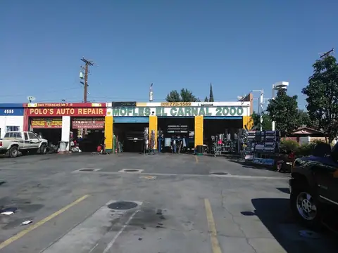 El Carnal 2000 in Bell