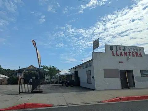 I & J Tire Services in Bell