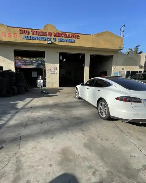 Rio Tires & Mechanic in Bell Gardens