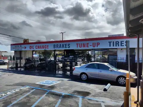 A & B Auto Repair & Body Shop in Bellflower