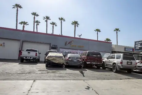 J.M.K AUTO, BODY INC. in Bellflower