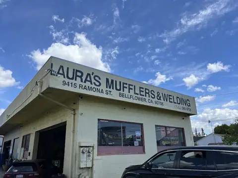 Laura's Mufflers & Cooling System in Bellflower