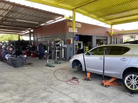 Renteria Custom Wheels & Tires in Bloomington