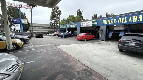 J's Auto Clinic in Burbank