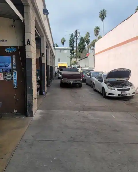 Albert's Auto Transmission in Canoga Park
