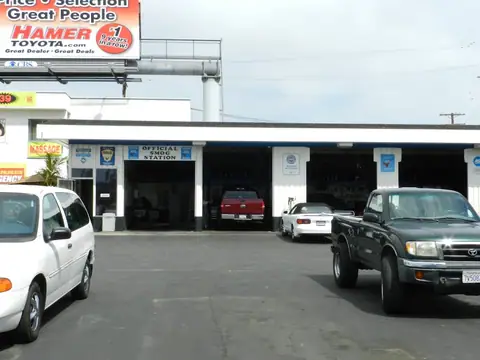 DeYoung's Automotive in Canoga Park