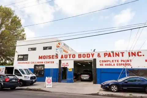 Moises Auto Body & Paint in Canoga Park