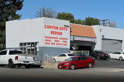 G & M Auto Repair And Collision Center in Canyon Country