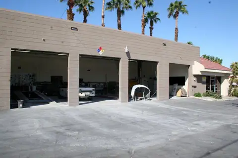 Desi's Auto Collision Repair in Cathedral City