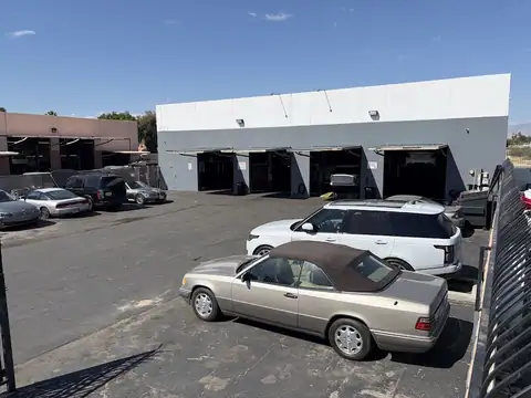 Hidden Garage in Cathedral City