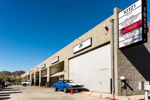 Steve's Auto Service in Chatsworth