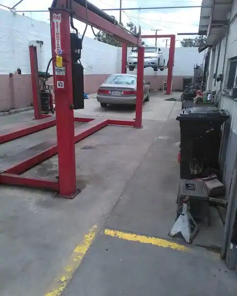 Universal Auto Repair in Colton