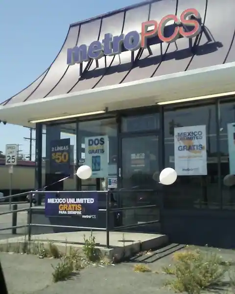 Juan's Body Shop in Commerce