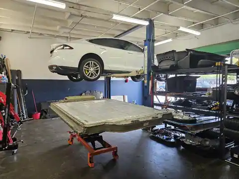 United Hybrid - Hybrid & EV Service in Commerce