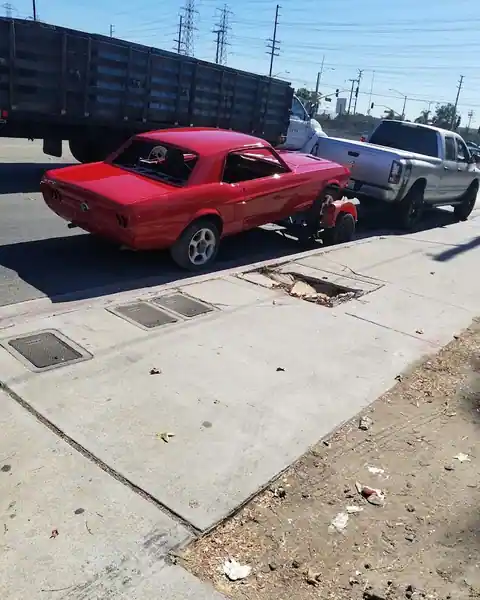 Carrillo Body Shop & Mufflers in Compton