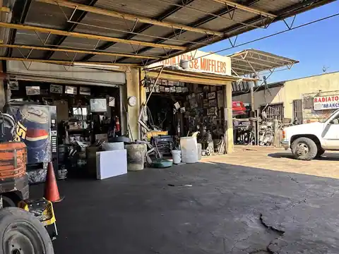 xxx Radiator and mufflers in Compton