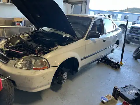 DADDY EARL’S AUTO REPAIR LLC in Corona