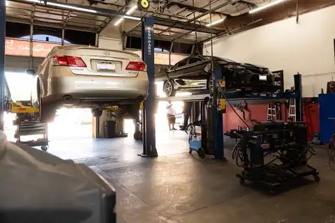 Mota Auto Repair in Corona