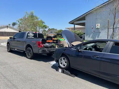 ON THE GO AUTO LLC in Seal Beach